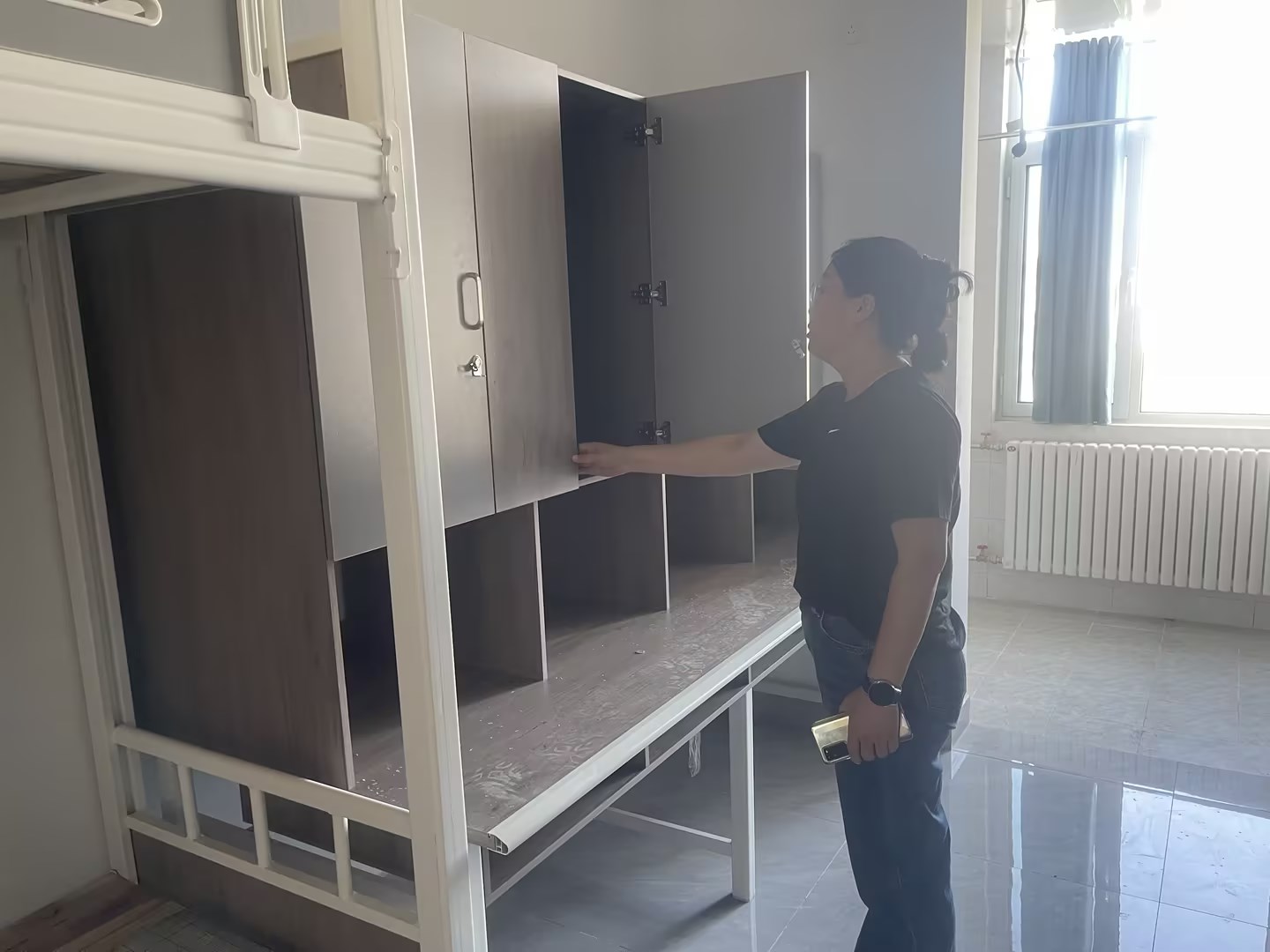 以心暖“新” ​公司领导走访2023级新生宿舍